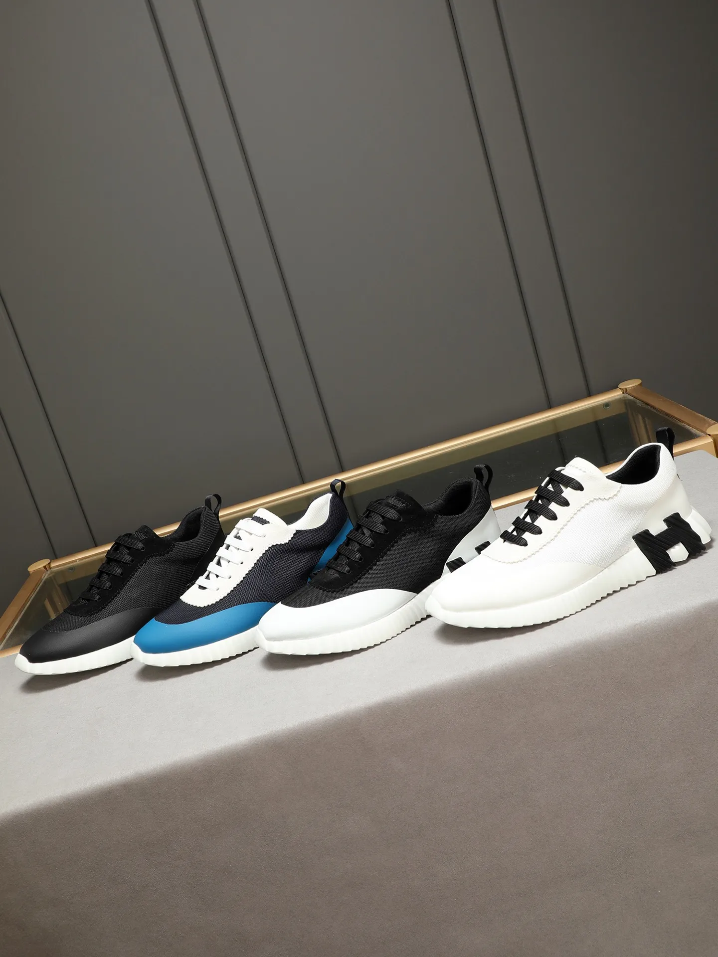 Men's shoes 💰460 [Hermes] fe new arrival~ New Bouncing sneakers Hermès are the most comfortable shoes, no one else⃣️, they are very light on the feet and look great, you will not feel tired when you go shopping and running around 👍 Very light and comfortable, extremely light, suitable for both sports and leisure, and feel great when you step on them! It’s up to you to choose, there’s always what you want~ ✔️Fabric: First layer frosted➕Imported glue➕Breathable mesh ✔️Inner lining: Imported mesh ✔️Outsole: Original outsole ✔️Size: Men’s 38-44 (45 custom-made)